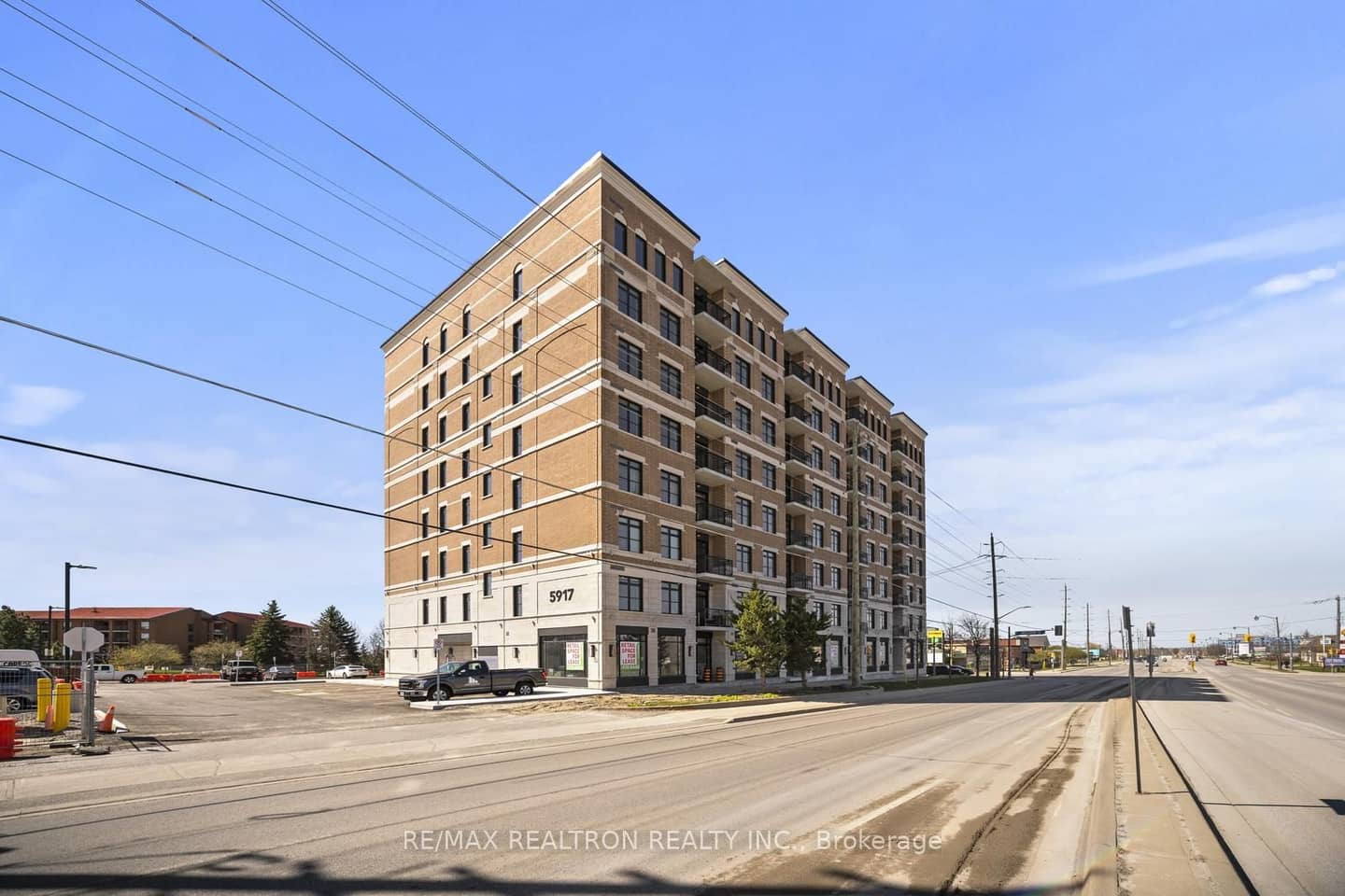5917 Main Street Ph811, Whitchurch-Stouffville, ON L4A 5G4