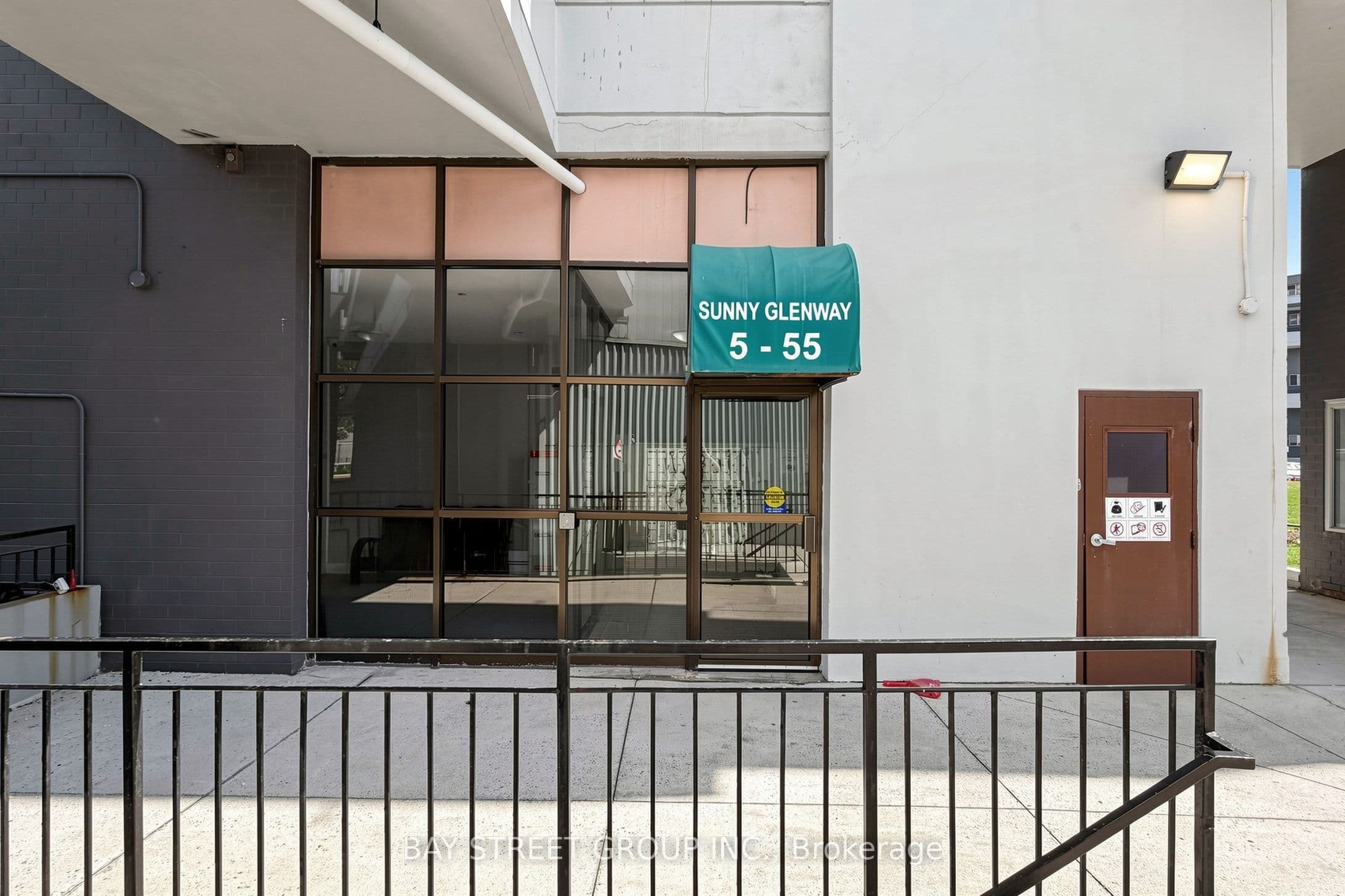 55 Sunny Glenway 302, Toronto, ON M3C 2Z5