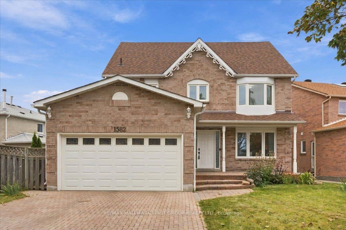 1582 Kelvinway Lane, Pickering, ON L1V 5Y2