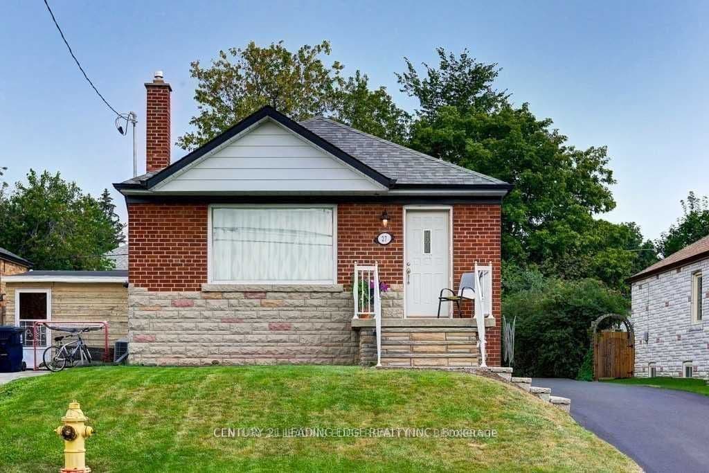 27 Ionview Drive Main, Toronto, ON M1K 2Z3