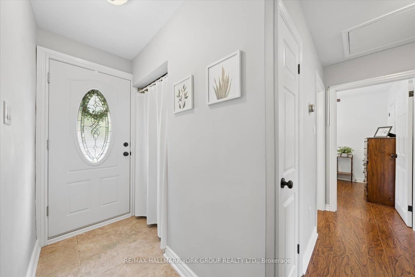 26 Georgina Street, Georgina, ON L0E 1R0