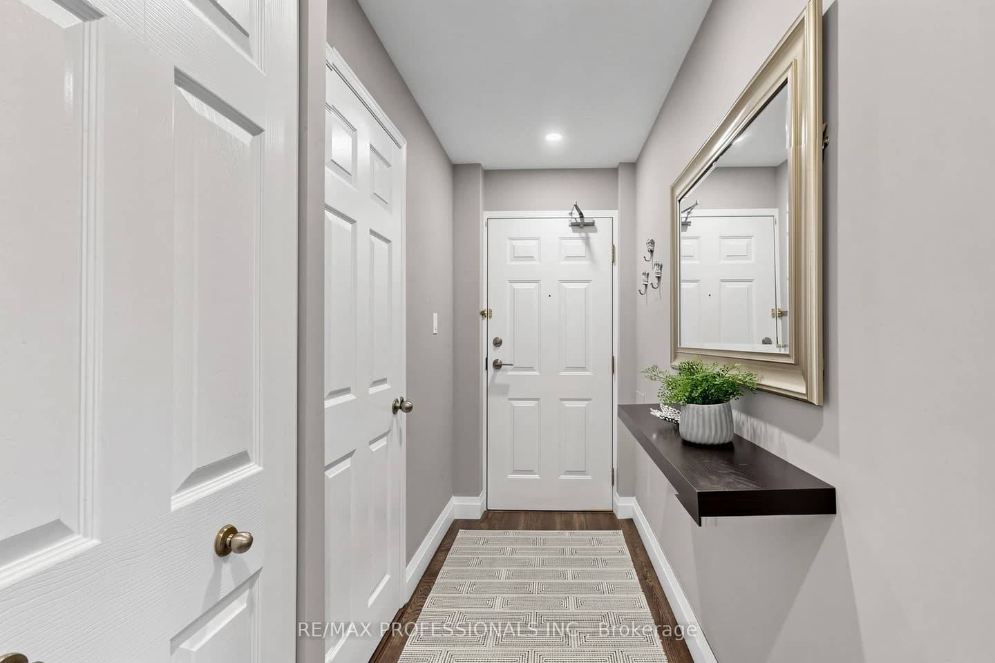 32 Tannery Street 205, Mississauga, ON L5M 6T6