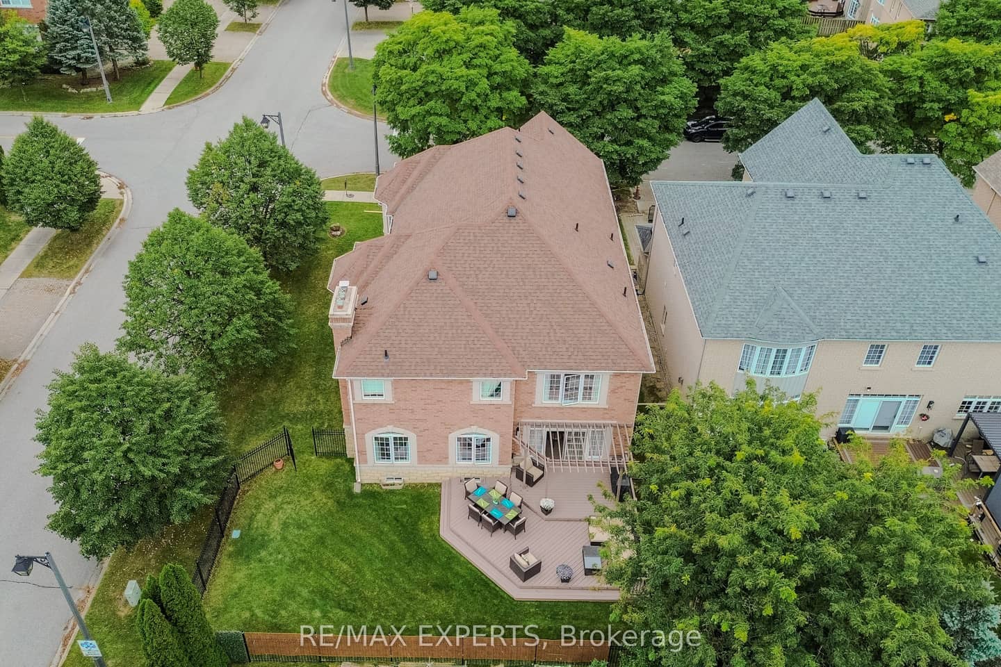 6 Elyssa Drive, Richmond Hill, ON L4B 4V2