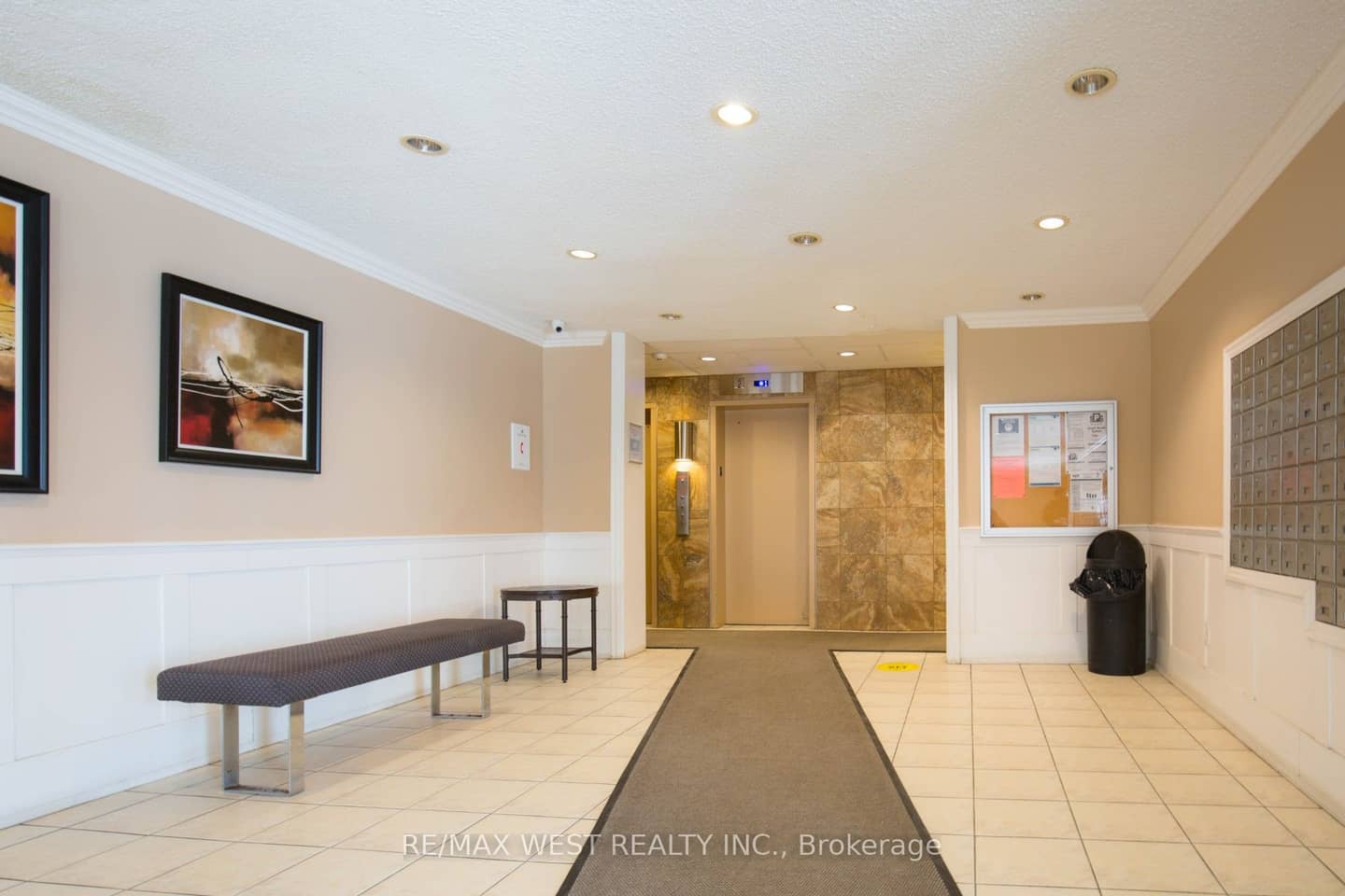 3025 Queen Frederica Drive 1503, Mississauga, ON L4Y 3A1