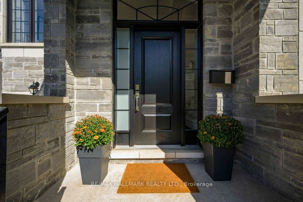77 Benson Avenue, Richmond Hill, ON L4C 4E5