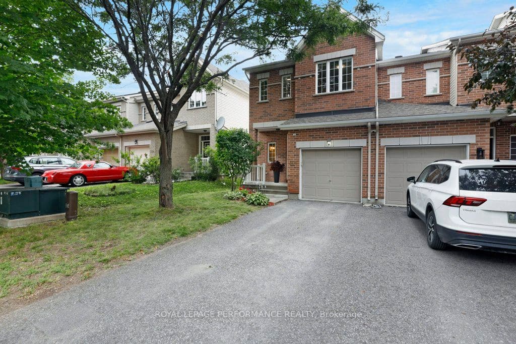 306 Waymark Crescent, Kanata, ON K2M 0A4