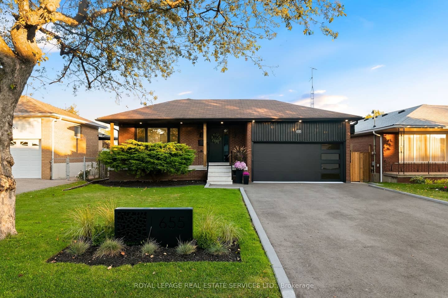 655 Netherton Crescent, Mississauga, ON L4Y 2M5