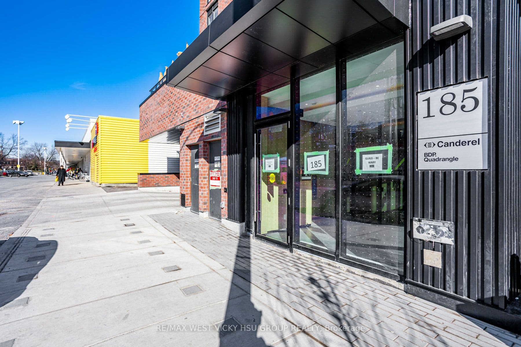 185 Alberta Avenue 810, Toronto, ON M6C 0A5