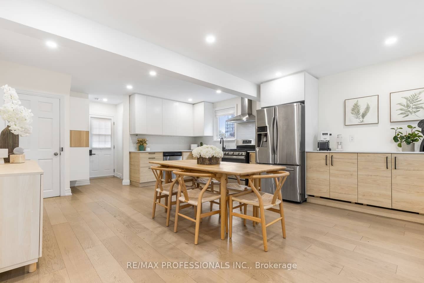 27 Brawley Avenue, Toronto, ON M8Z 4Z2