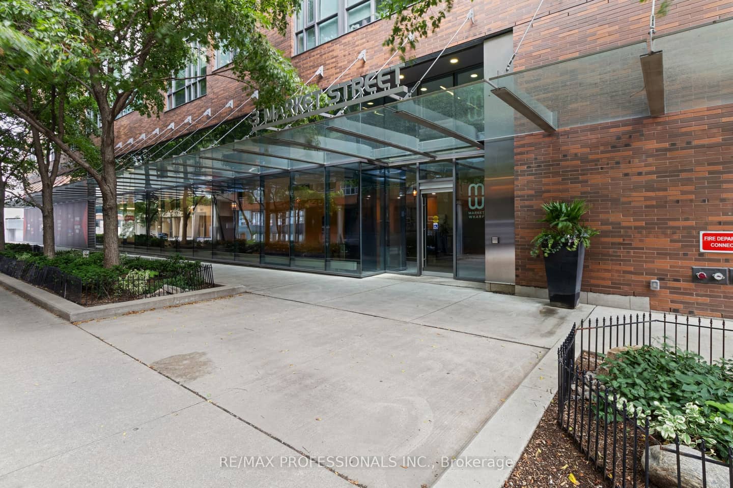 3 Market Street 422, Toronto, ON M5E 0A3