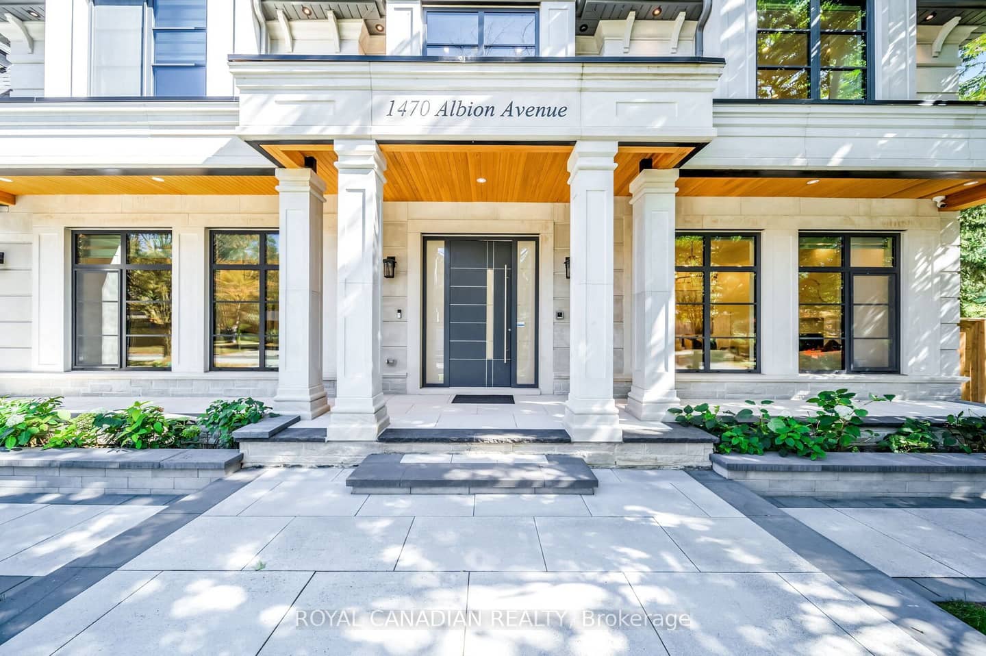 1470 Albion Avenue, Oakville, ON L6J 5T4