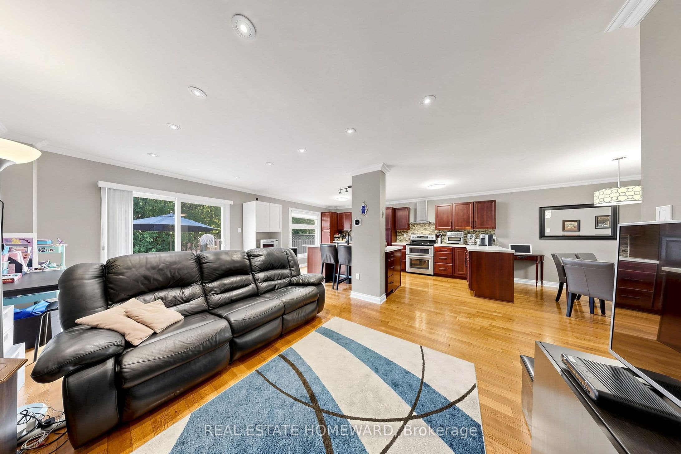 242 Badessa Circle, Vaughan, ON L4J 6C7