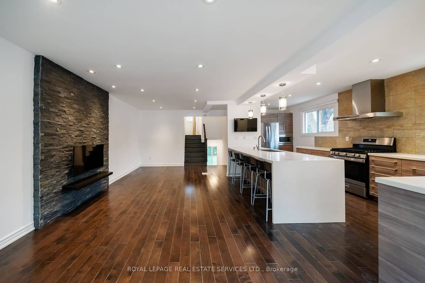 1254 Napier Crescent, Oakville, ON L6H 2A4