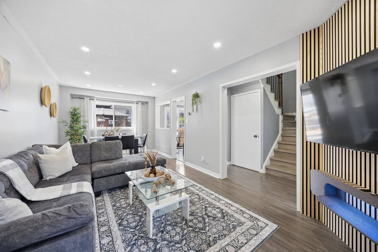 25 John Walter Crescent, Clarington, ON L1E 2W6