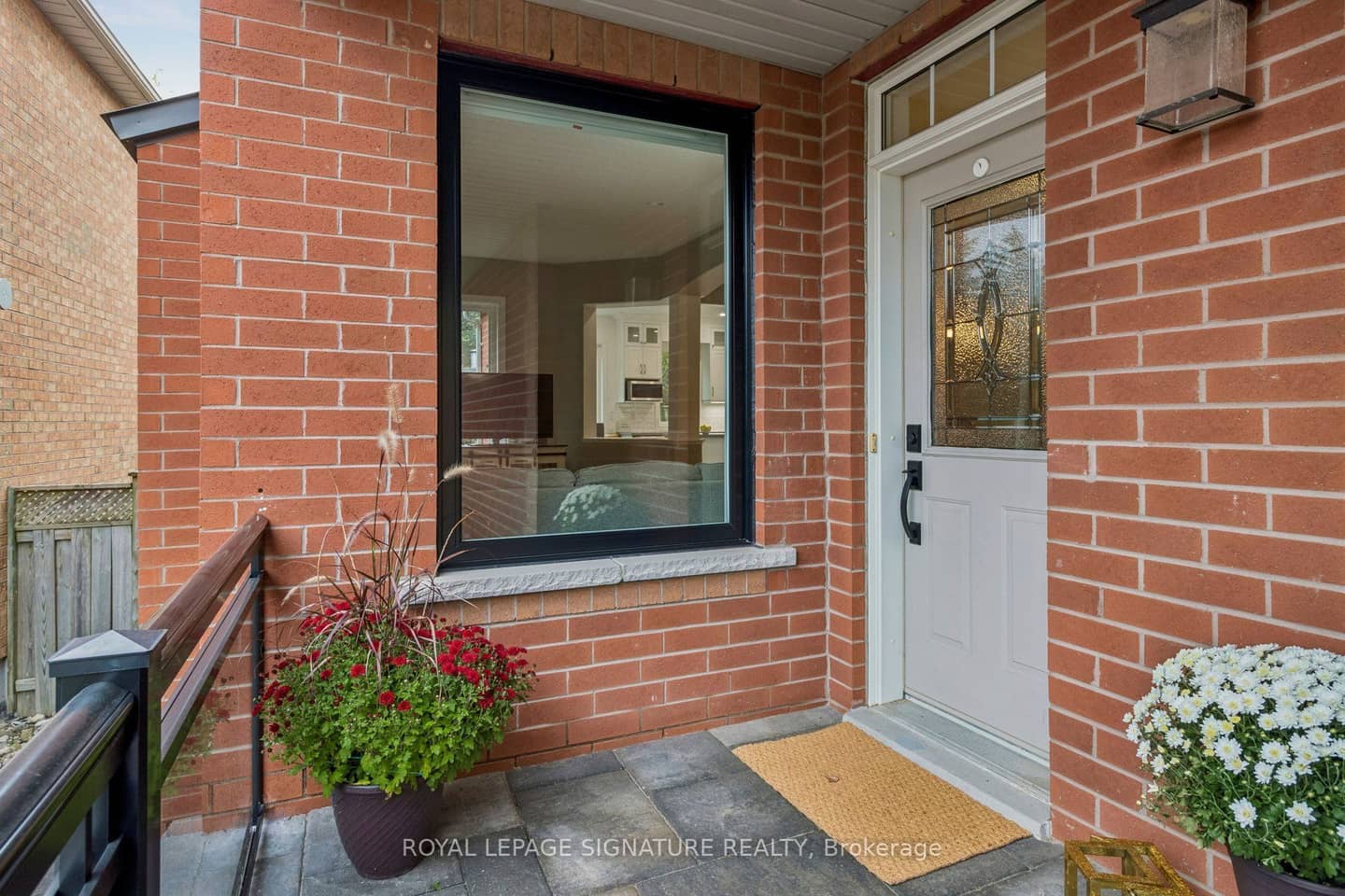 19 Ballymore Drive, Aurora, ON L4G 7E6