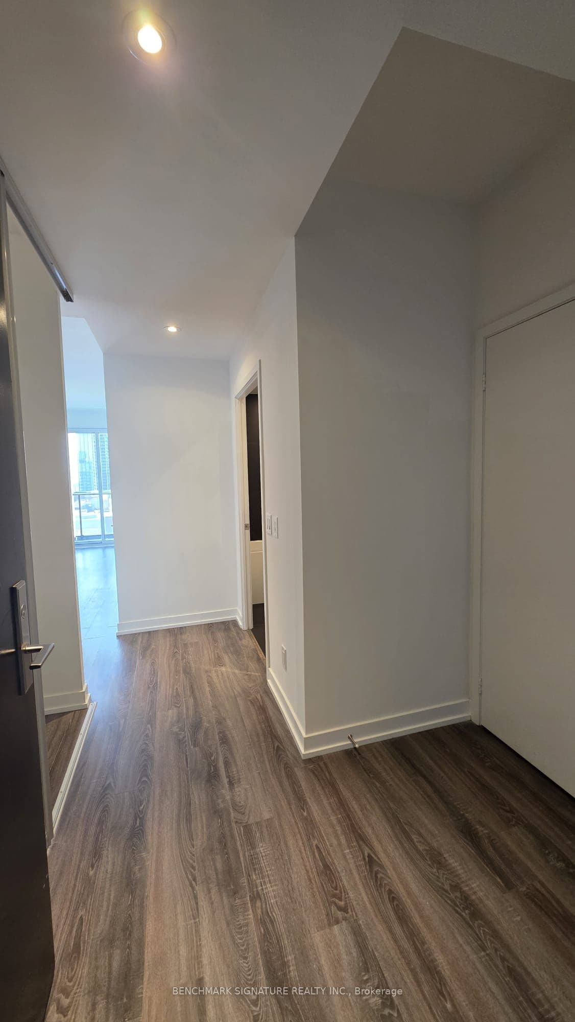 20 Edward Street 2513, Toronto, ON M5G 0C5