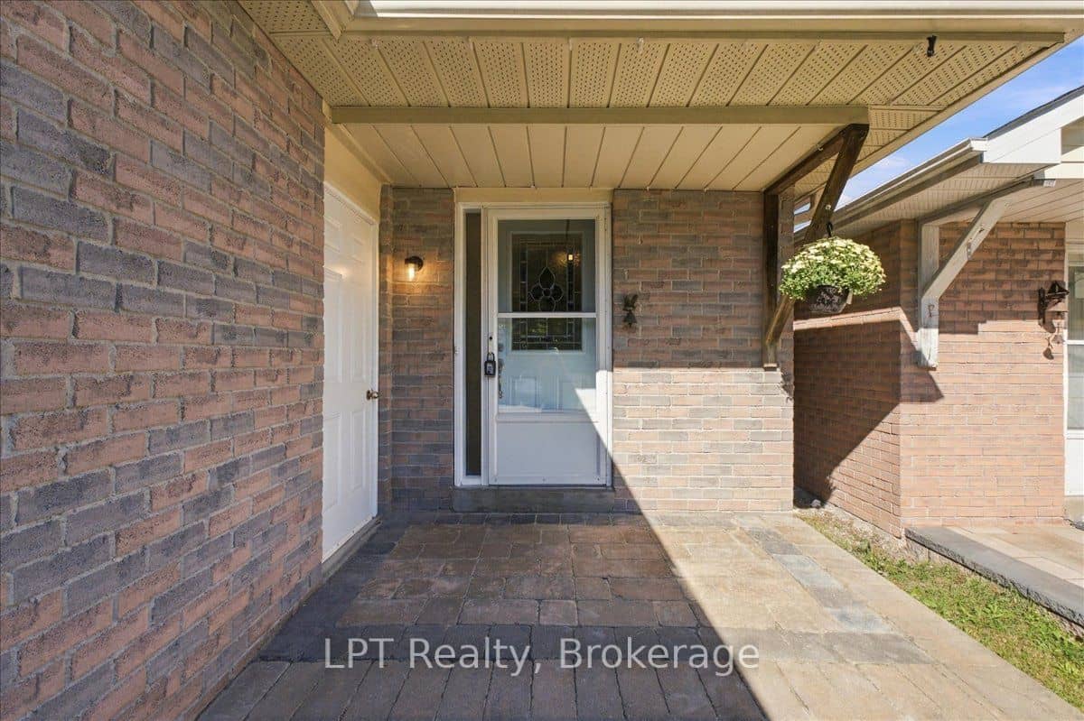 69 Scarfair Pathway, Toronto, ON M1B 4G2