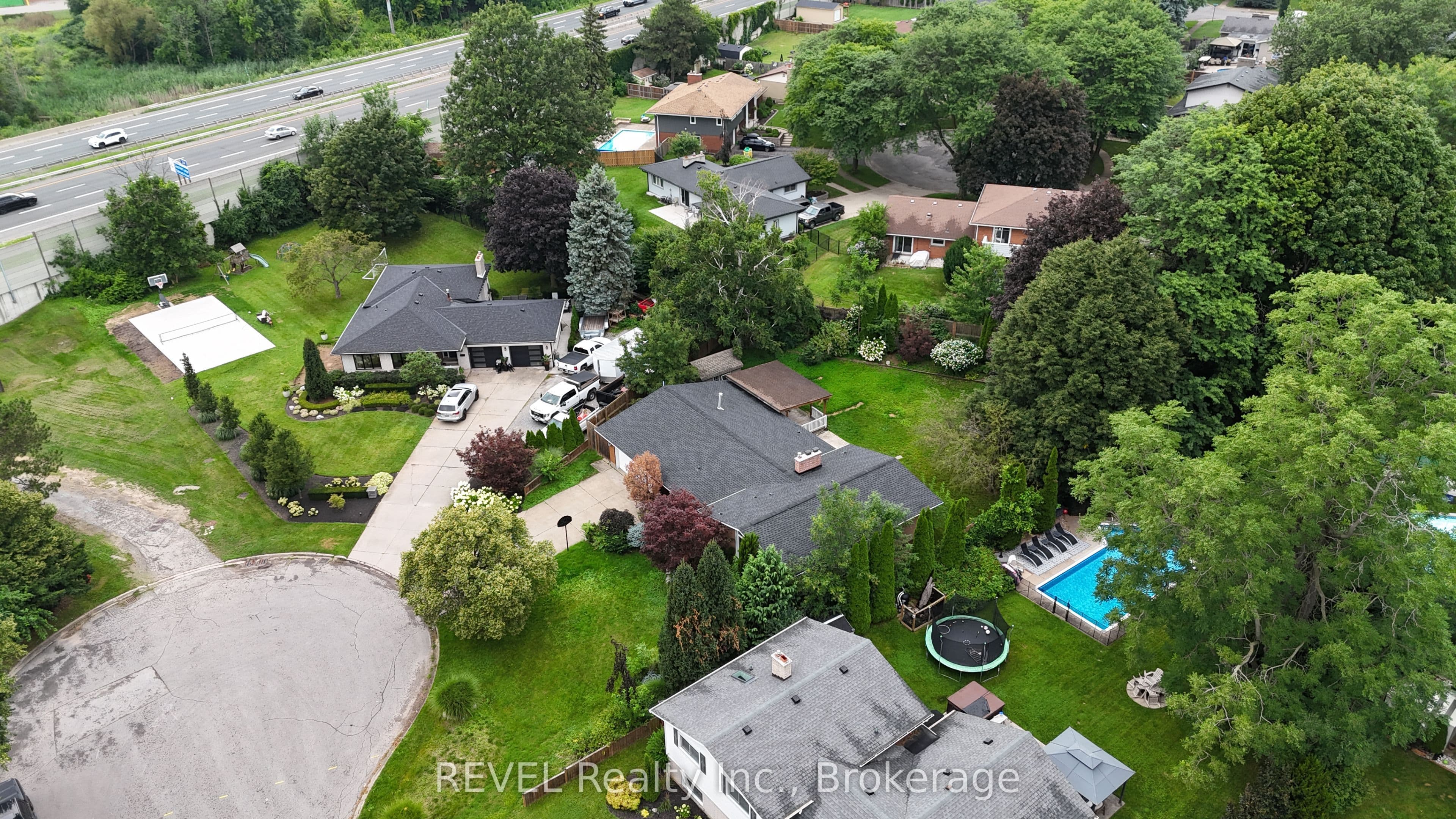 7285 Rolling Acres Crescent, Niagara Falls, ON L2J 1E5