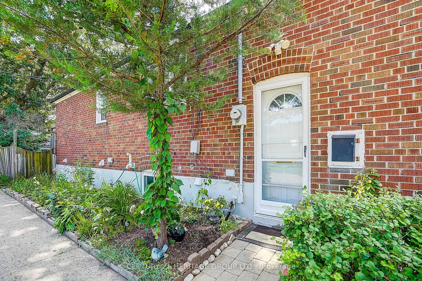 441 Rimilton Avenue, Toronto, ON M8W 2G7