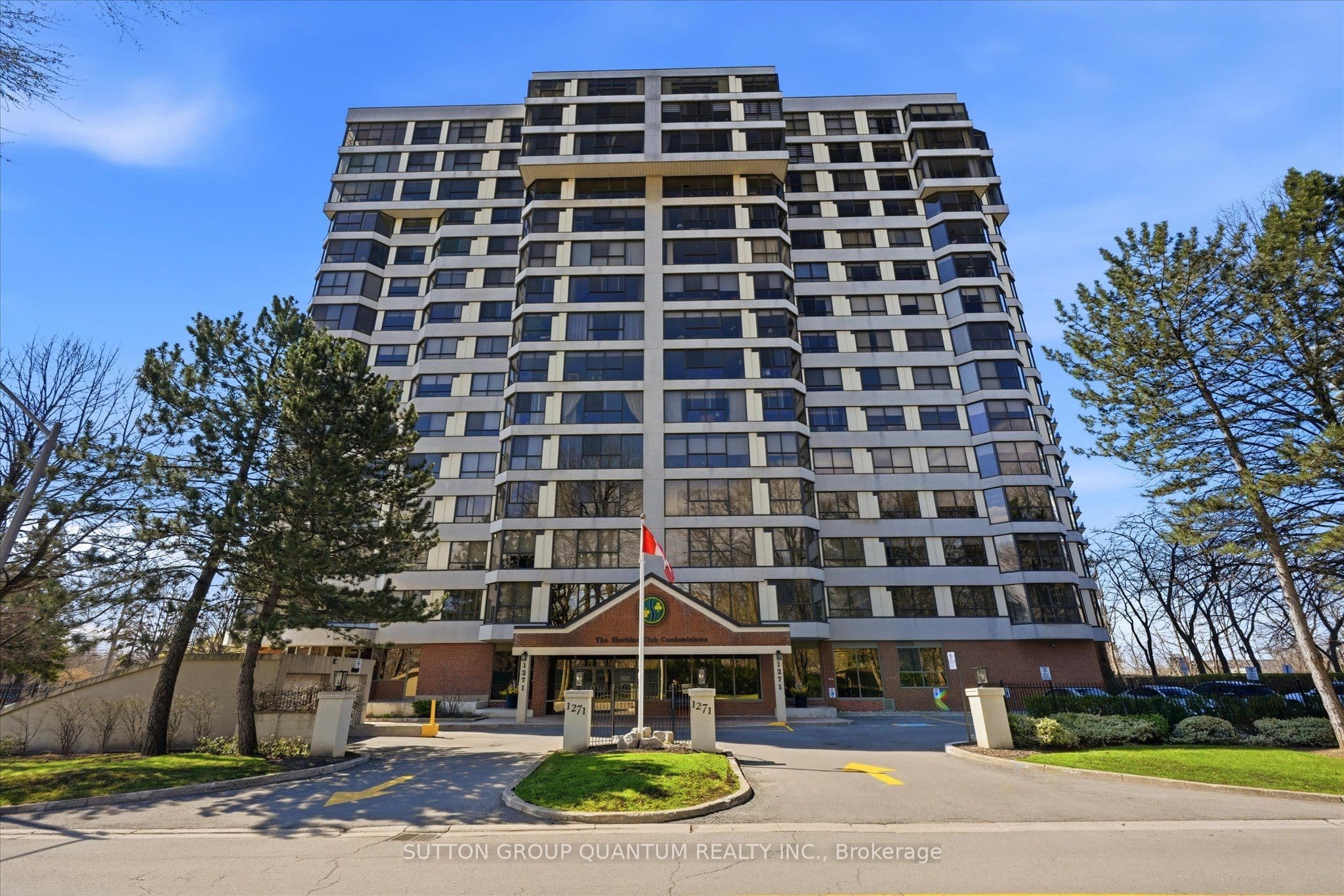 1271 Walden Circle 403, Mississauga, ON L5J 4R4
