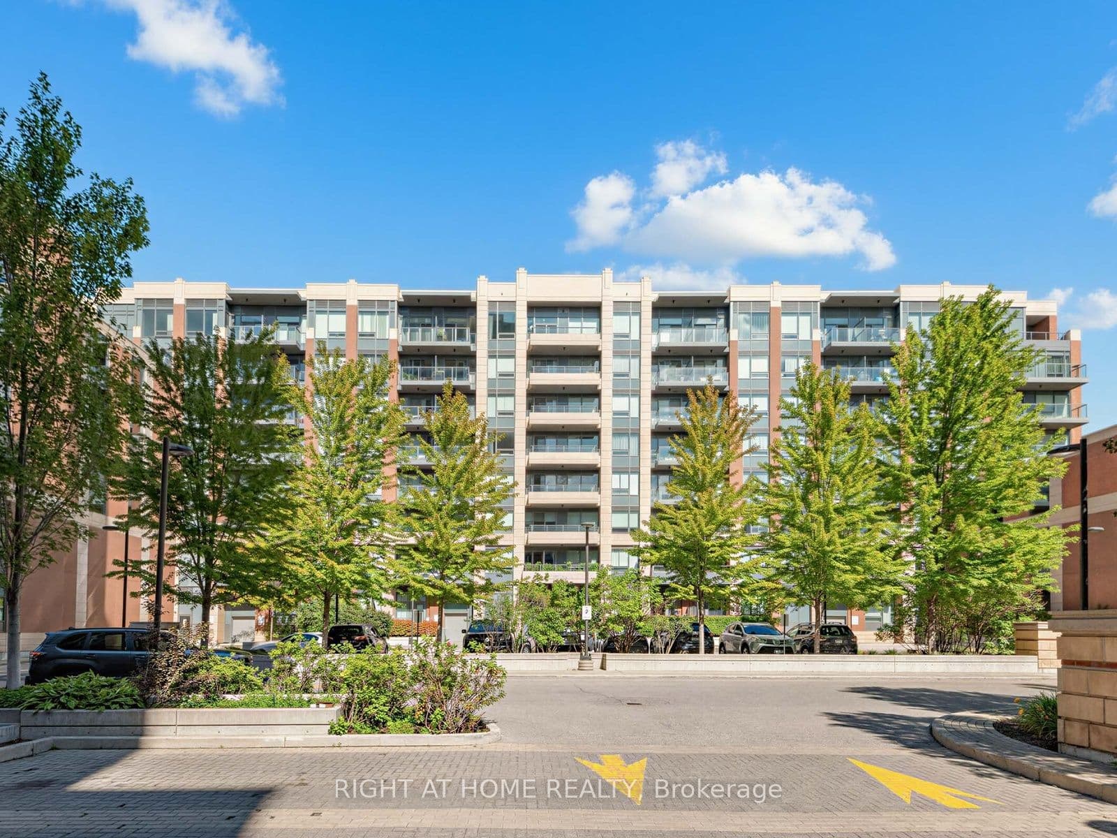 28 Uptown Drive PH16, Markham, ON L3R 5M5