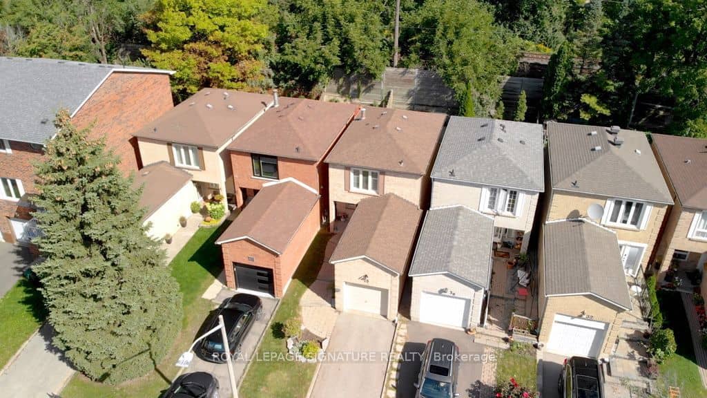 28 Augusta Court, Markham, ON L3T 7K7