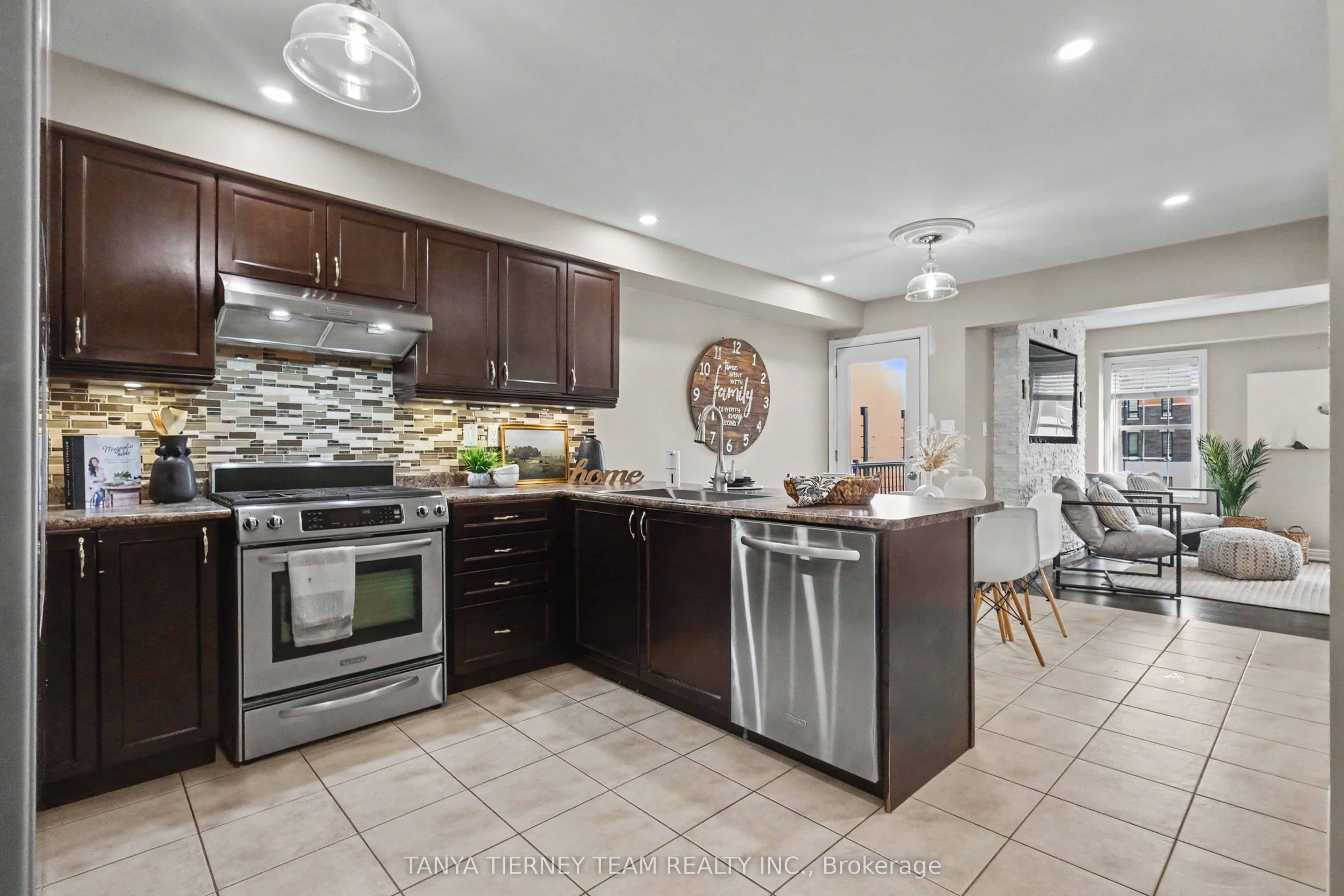 96 Mildenhall Place, Whitby, ON L1M 0E4