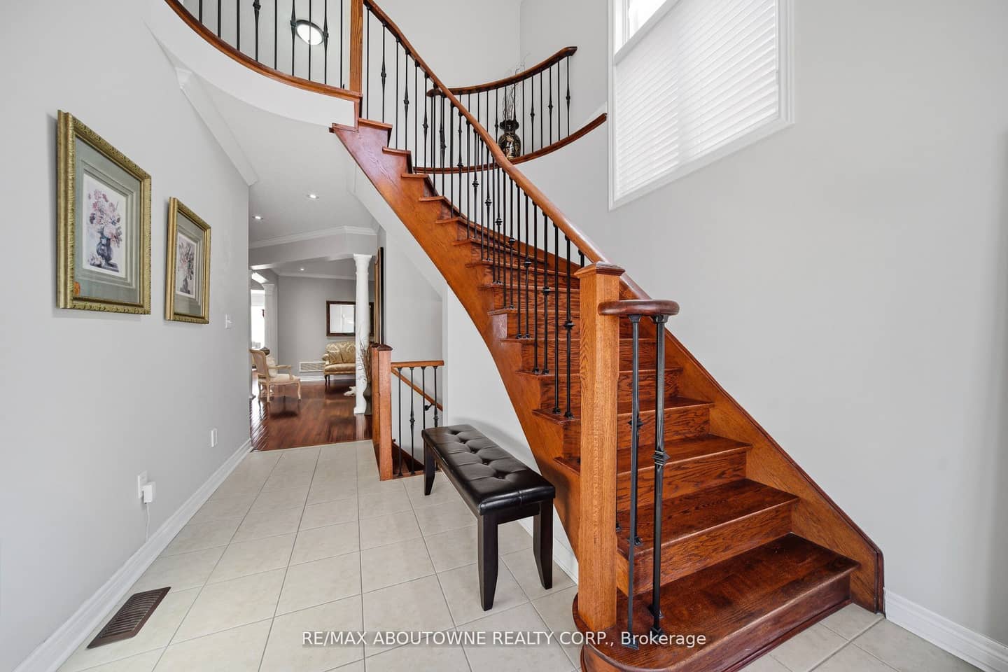 884 Stoutt Crescent, Milton, ON L9T 7R1