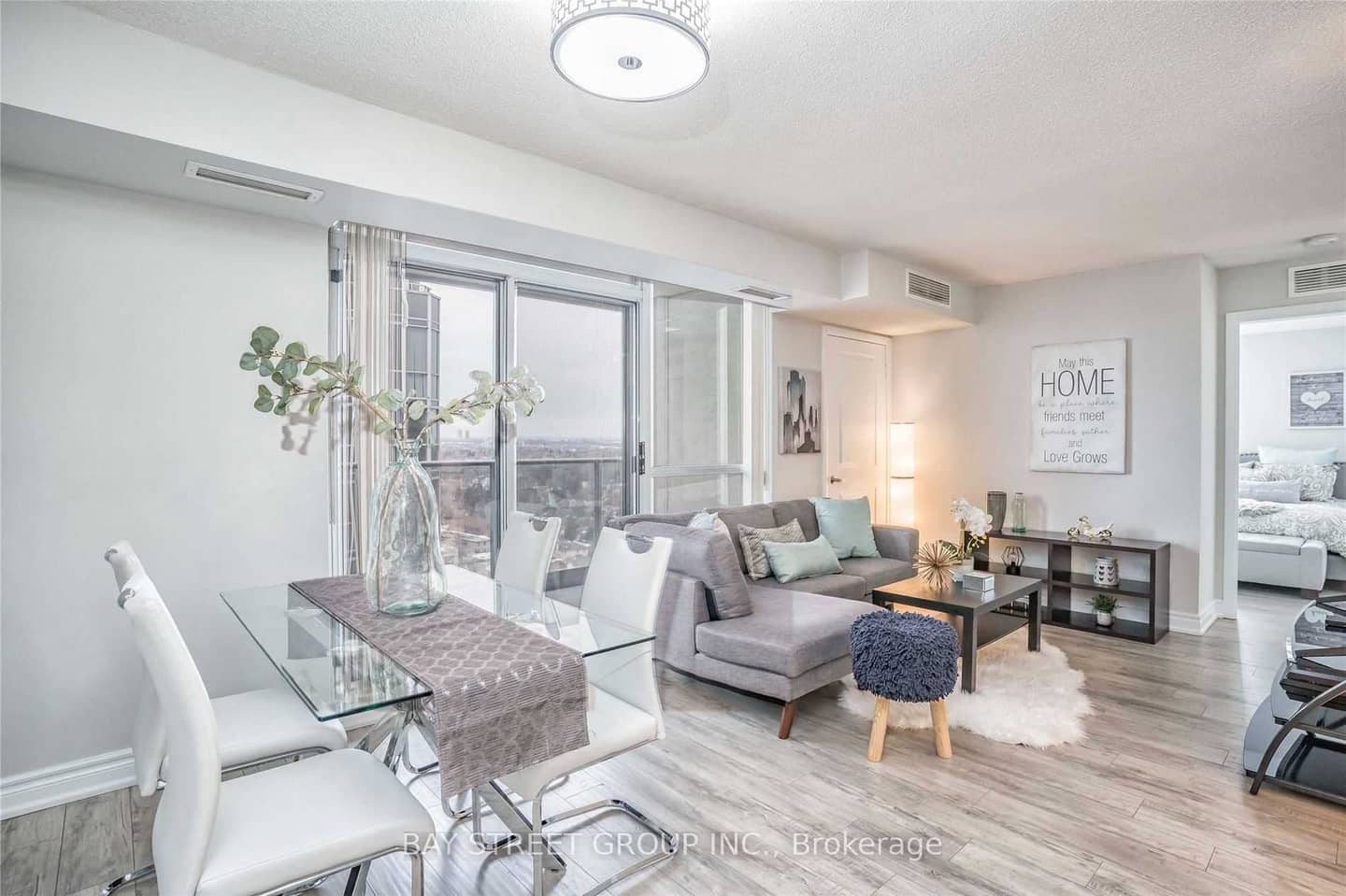 5791 Yonge Street 2207, Toronto, ON M2M 0A8