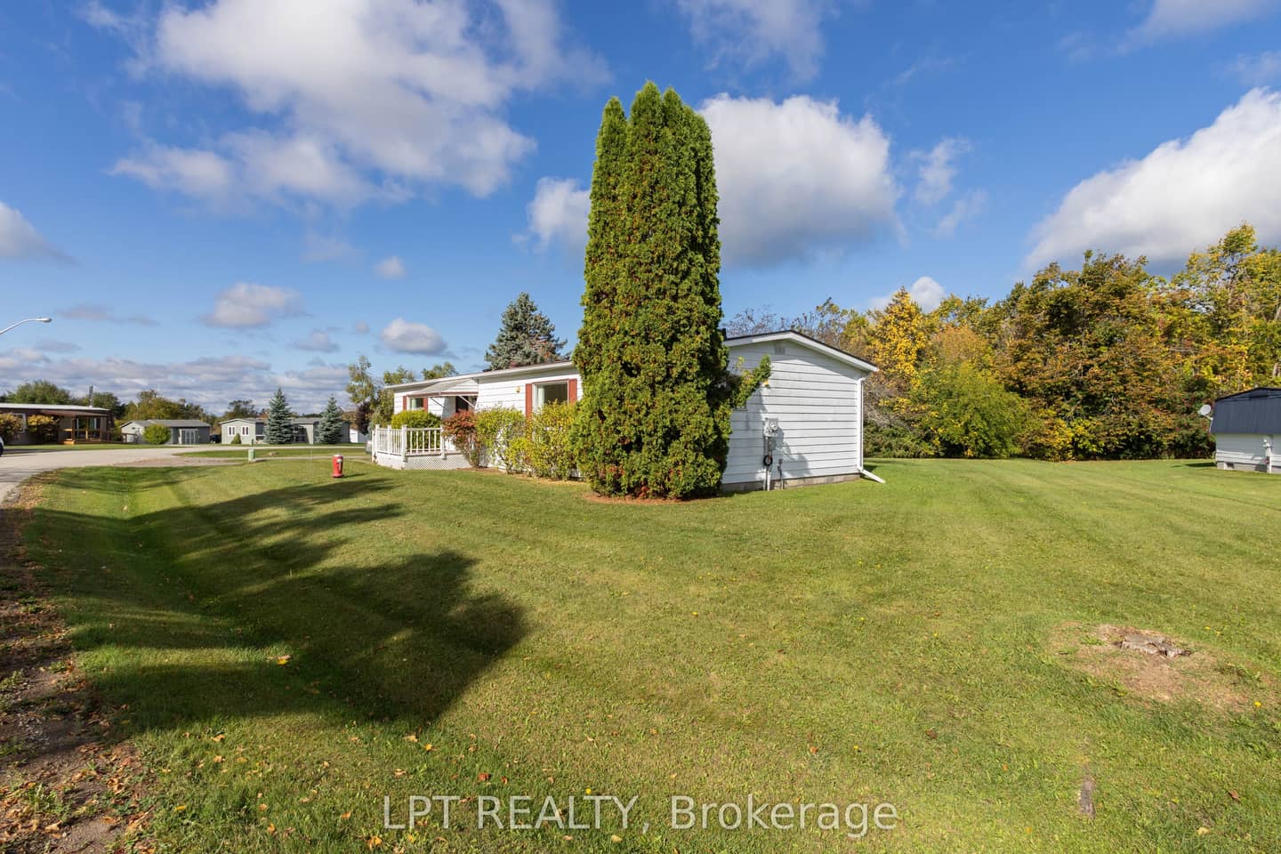 11 Geneva Court, Georgina, ON L0E 1R0