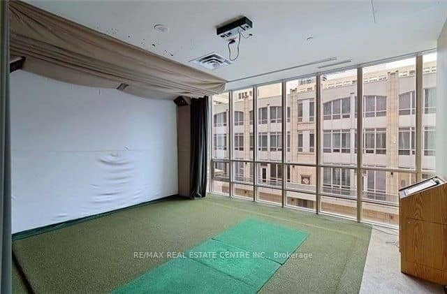 763 Bay Street 4012, Toronto, ON M5G 2R3