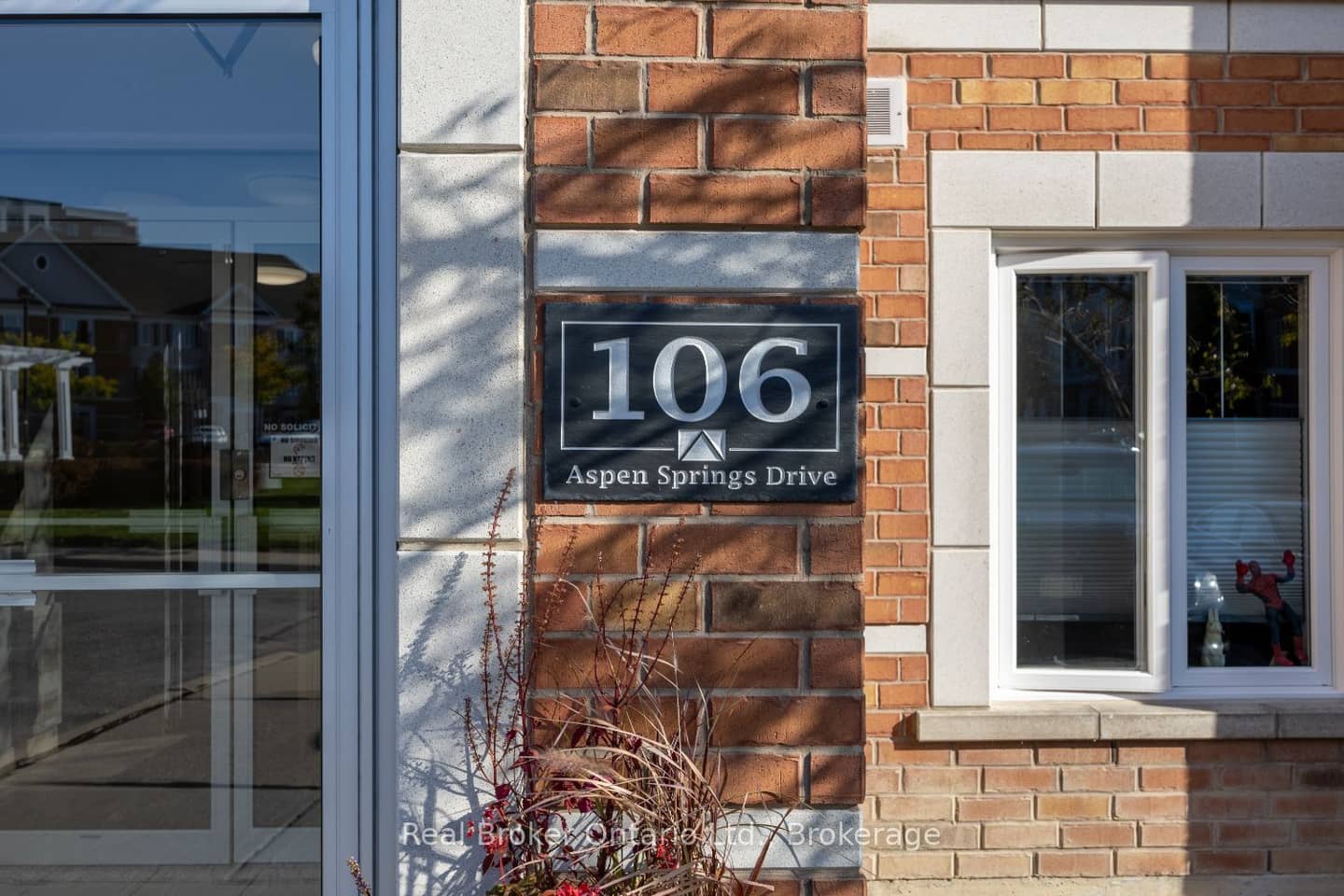 106 Aspen Springs Drive 108, Clarington, ON L1C 5N7