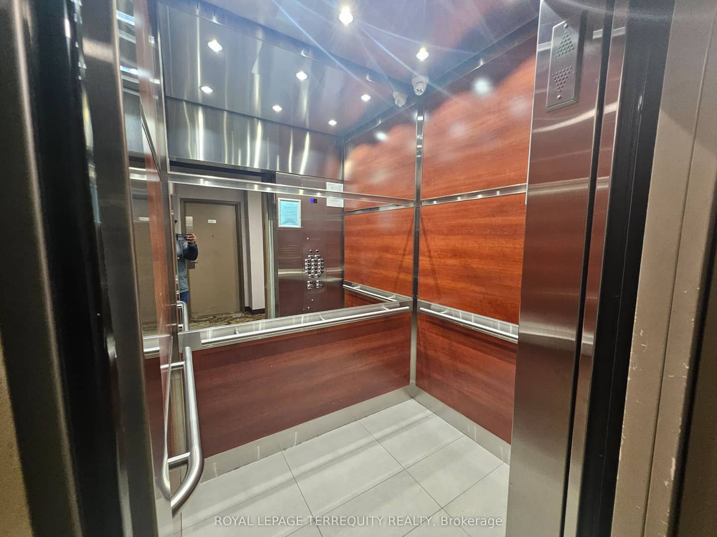 25 Sunrise Avenue 311, Toronto, ON M4A 2S2