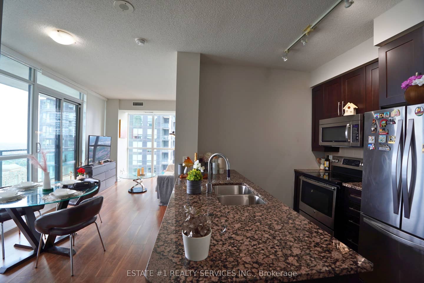 4065 Brickstone Mews Lph2, Mississauga, ON L5B 0G3