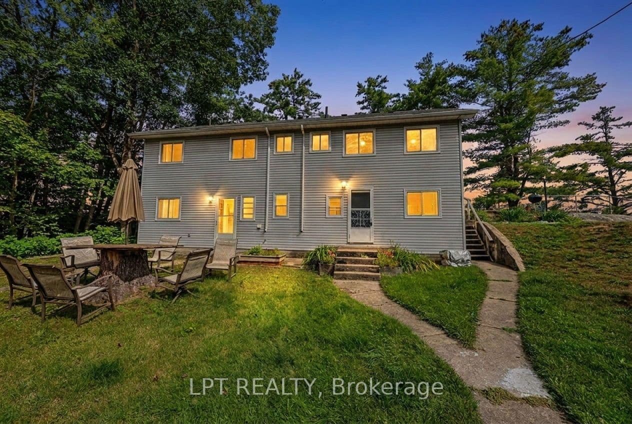 5 Pinetree Road, Gravenhurst, ON P1P 0E2