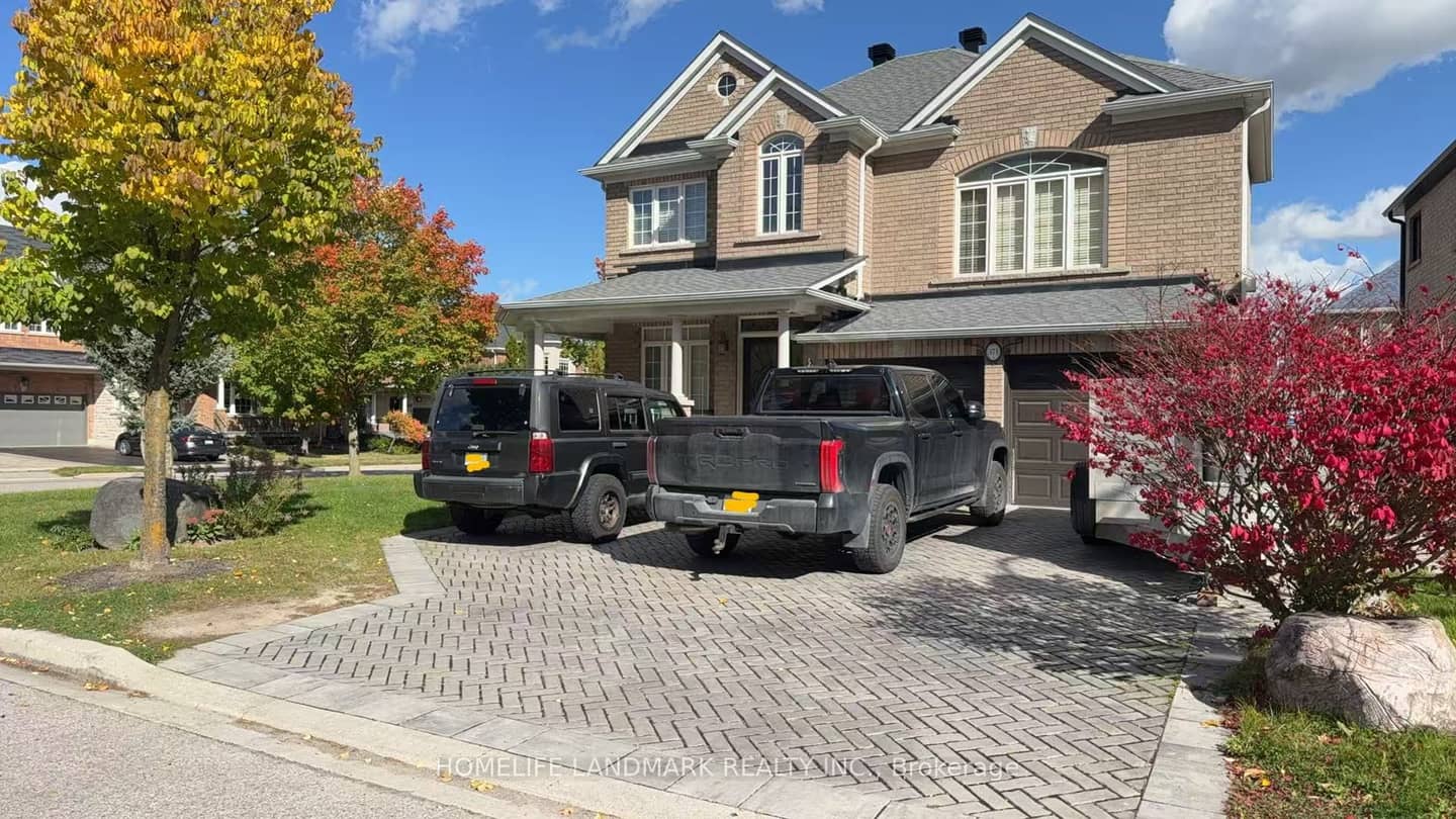 371 Dowson Loop, Newmarket, ON L3X 3G3