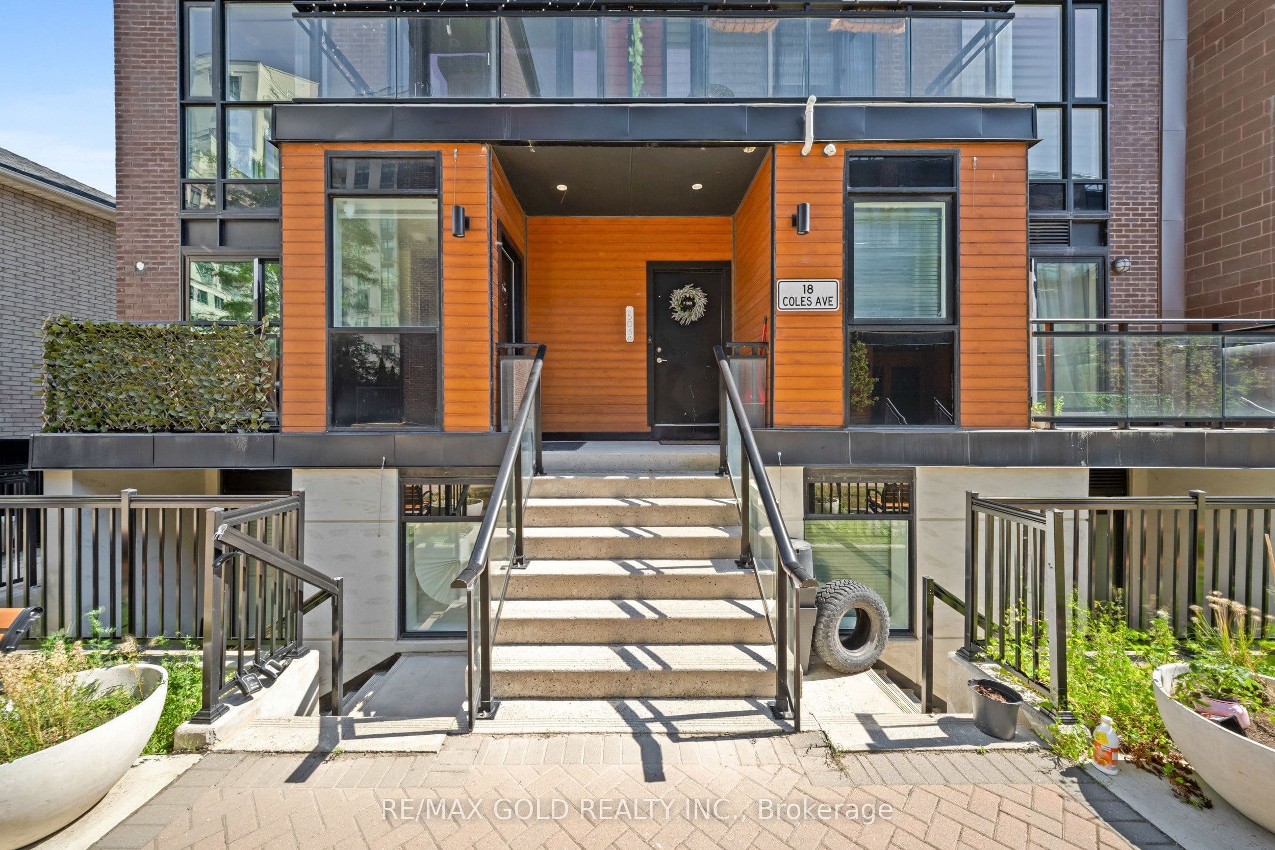 18 Coles Avenue 602, Vaughan, ON L4L 1L9