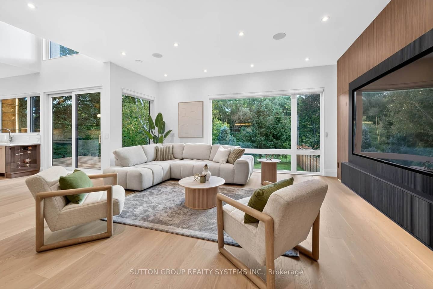 272 Renforth Drive, Toronto, ON M9C 2K9