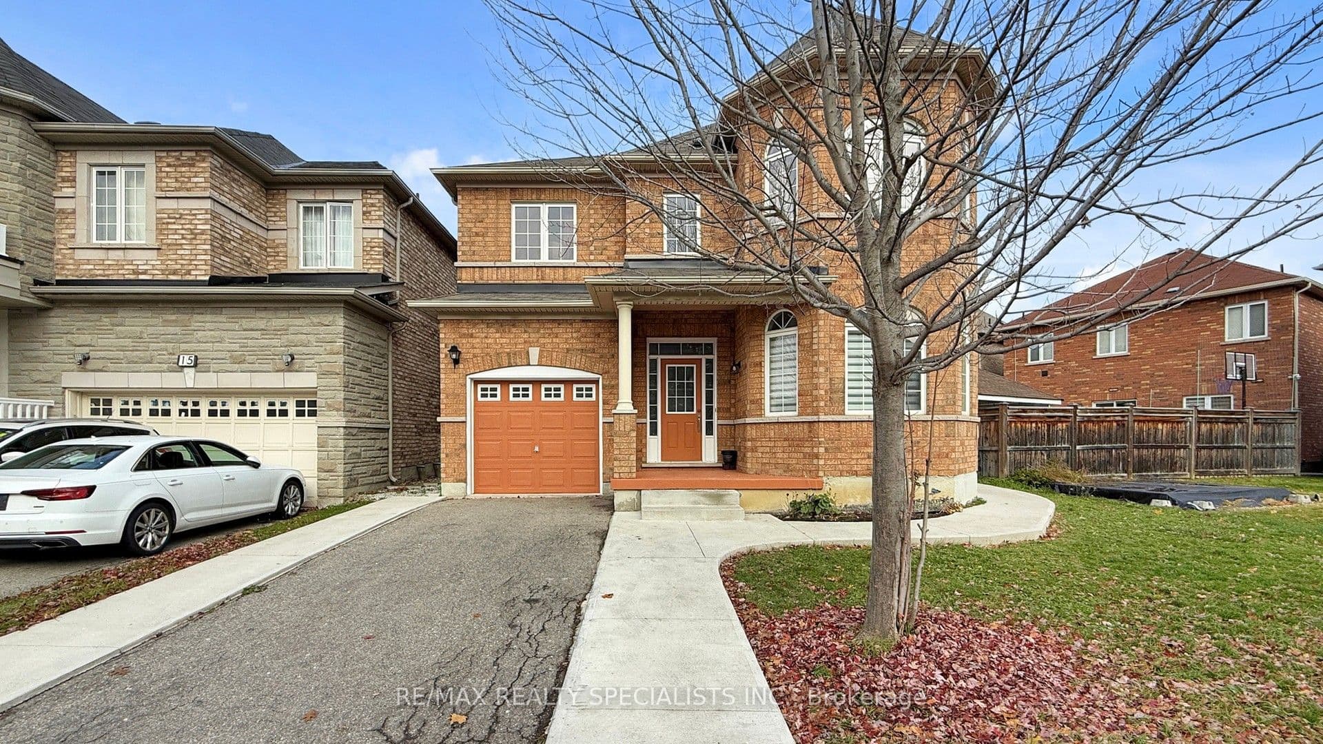 13 Ledgerock Road, Brampton, ON L6P 2L8