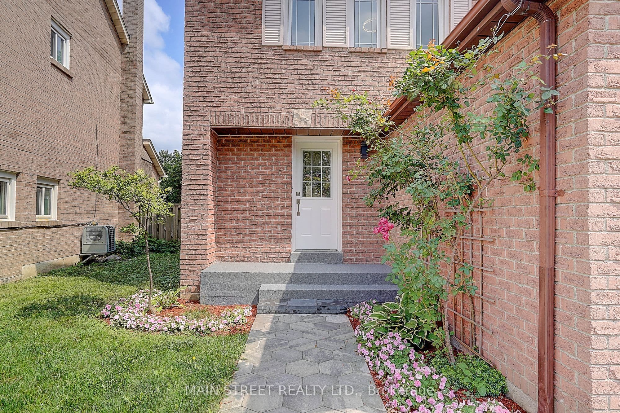 59 Stockbridge Crescent, Ajax, ON L1T 2G8