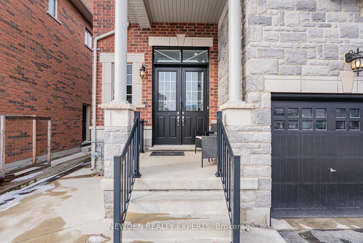 17 Monarch Drive, Halton Hills, ON L7G 0H9