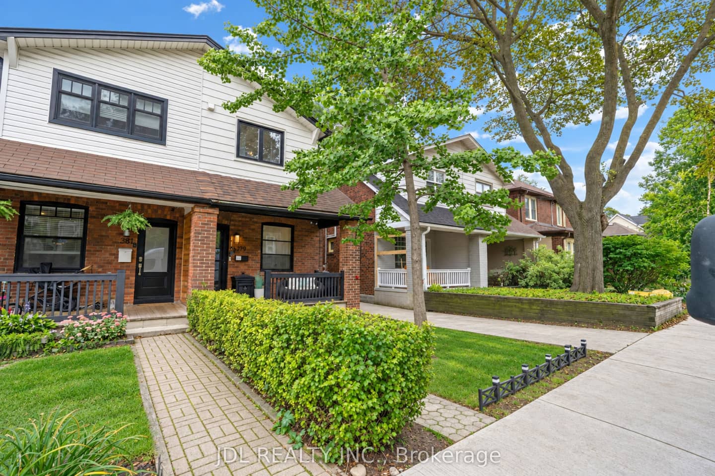 379 Scarborough Road, Toronto, ON M4E 3N1