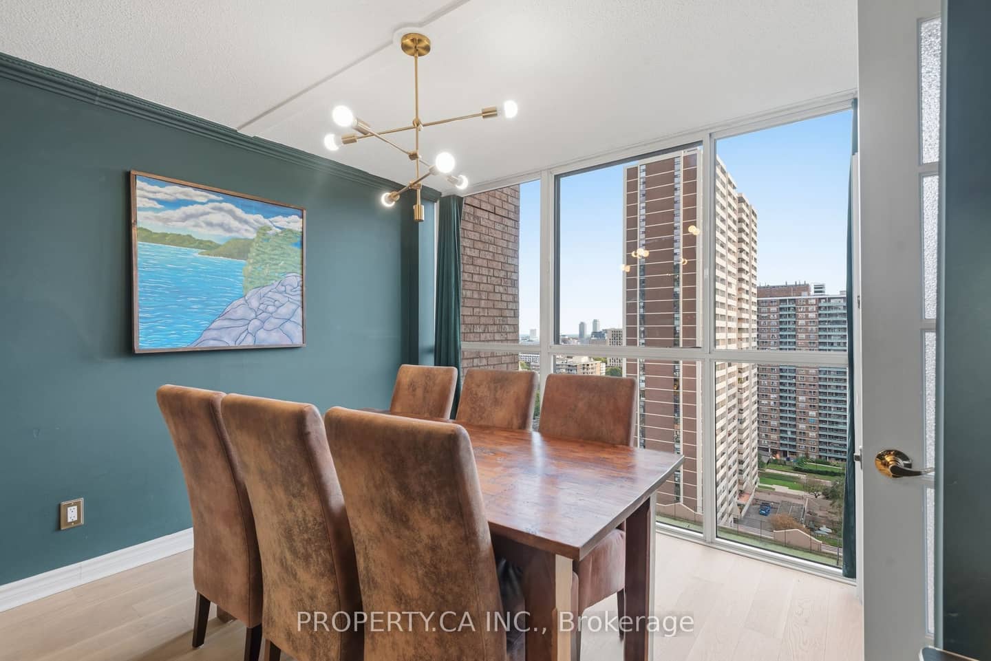 15 Maitland Place 1811, Toronto, ON M4Y 2X3