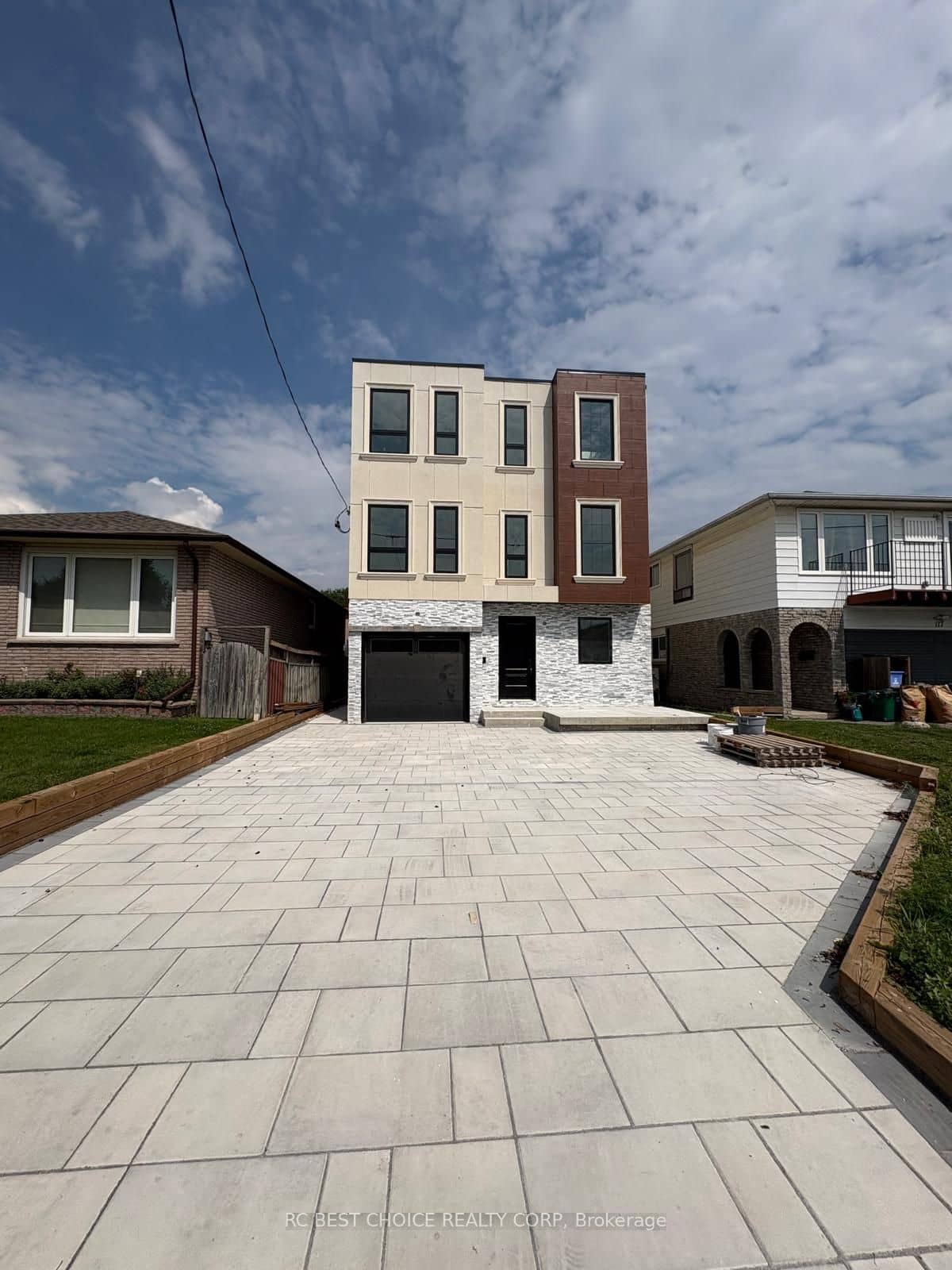 113 Grenfell Street, Oshawa, ON L1J 4W1
