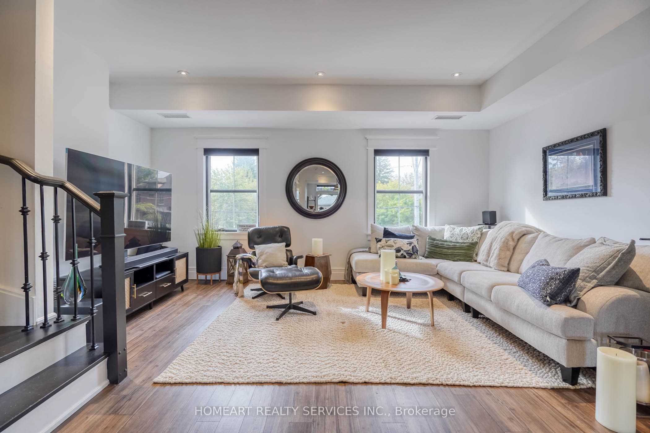 17 Baldwin Street 209, Whitby, ON L1M 0K8