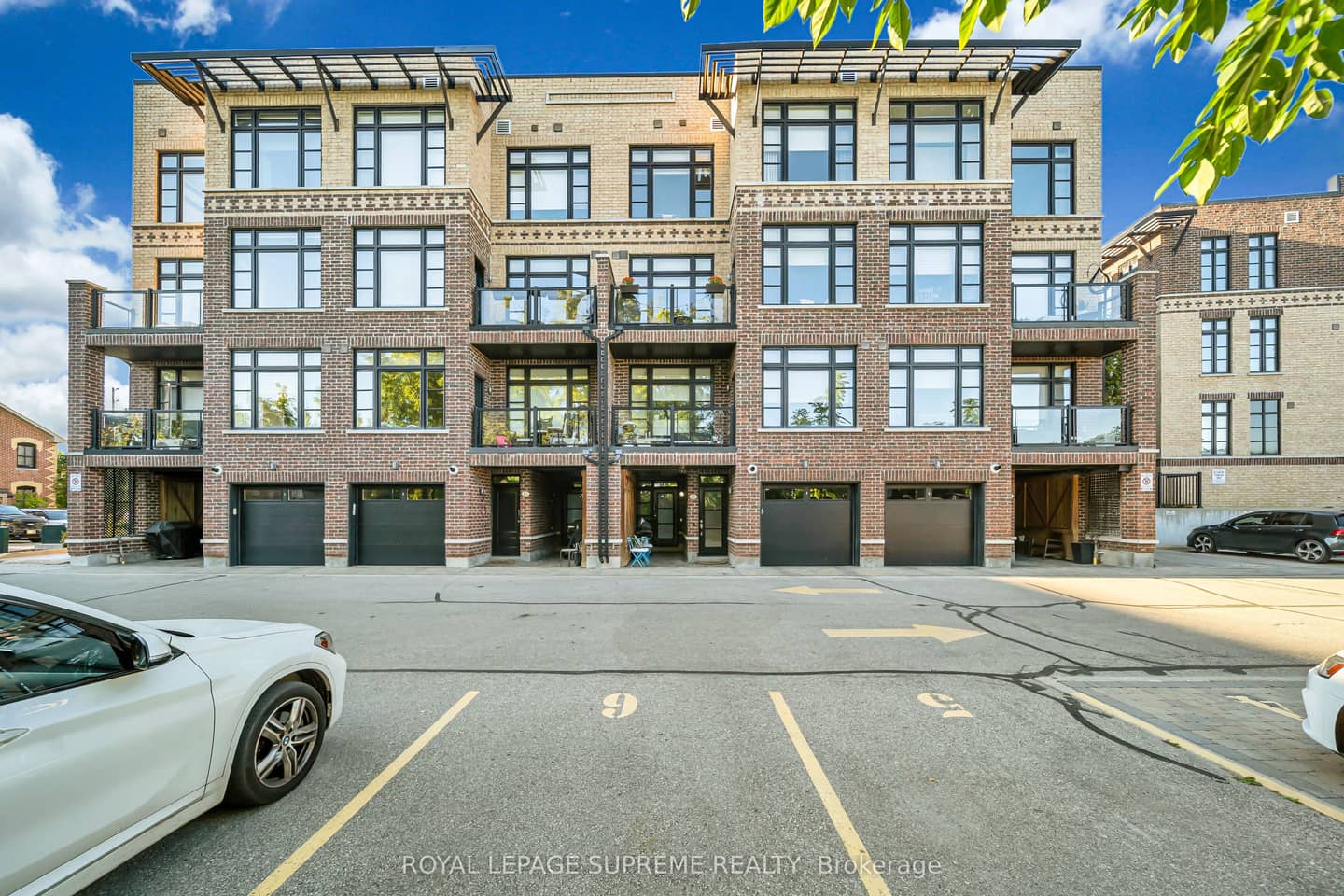 8167 Kipling Avenue 43, Vaughan, ON L4L 0G4