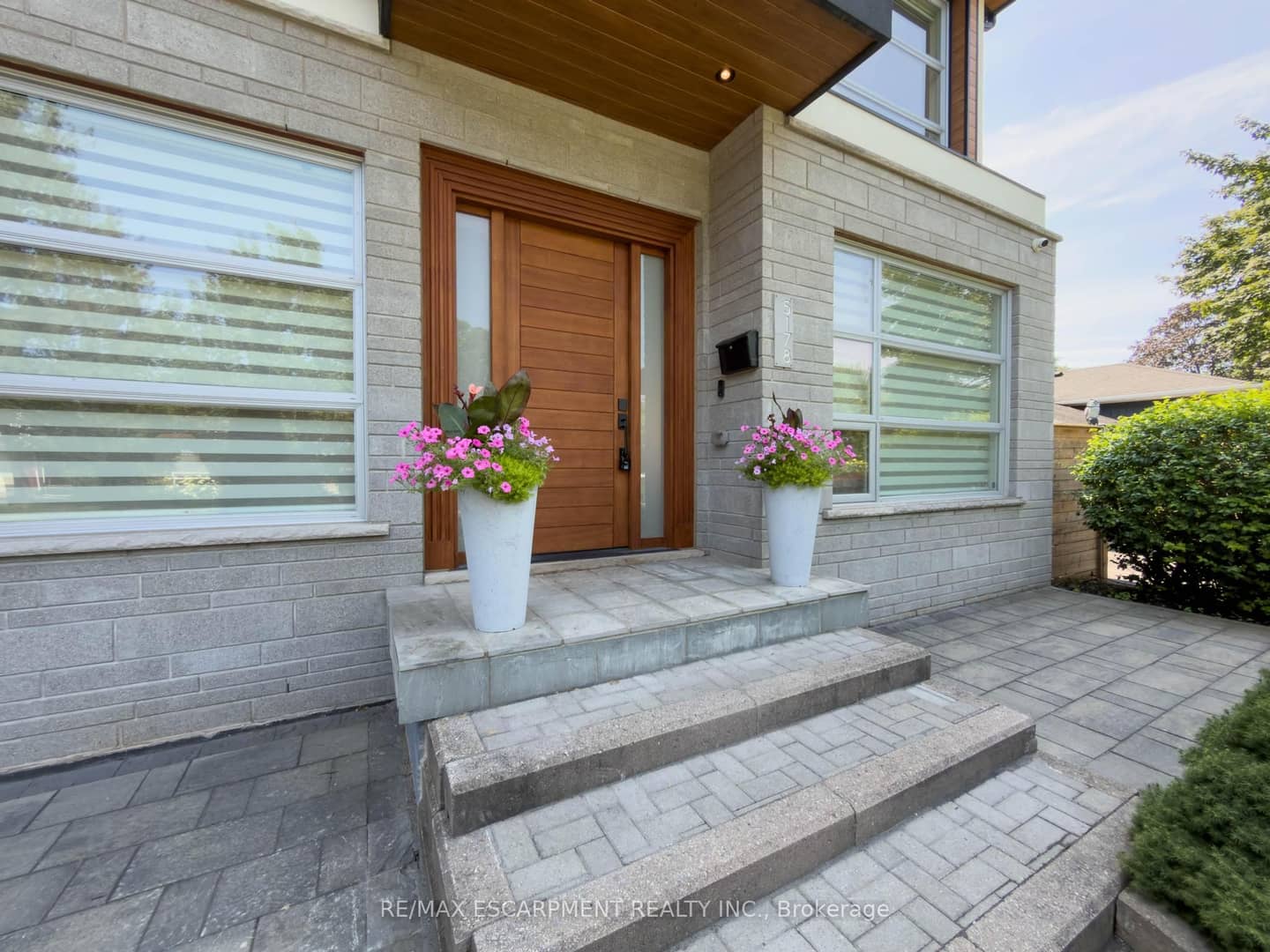 5178 Hunter Drive, Burlington, ON L7L 3H8