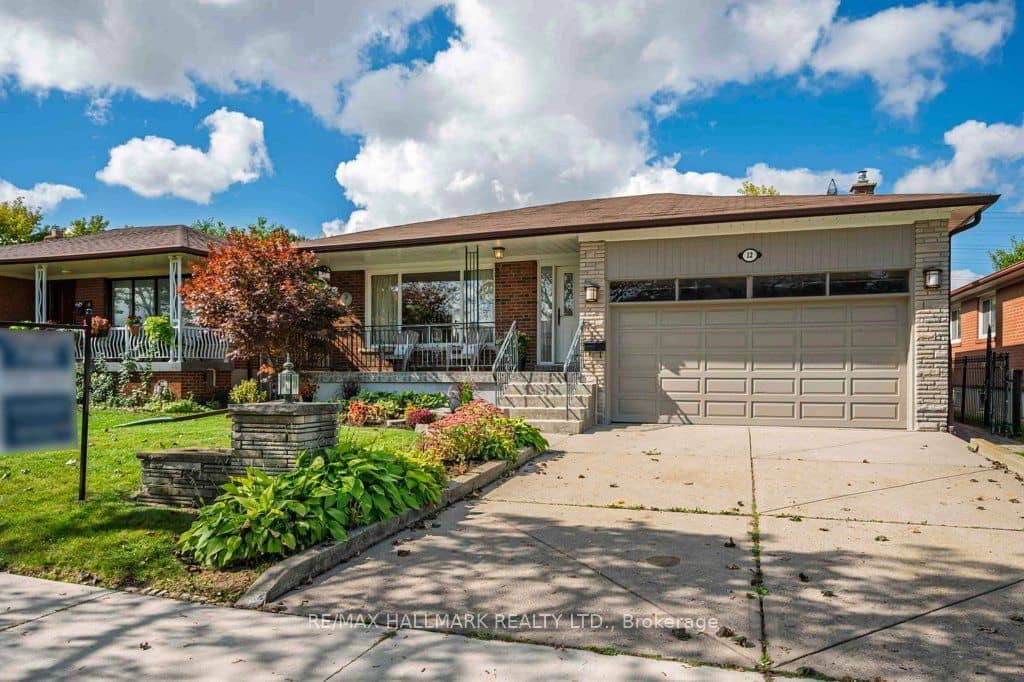 12 Tammy Lane, Toronto, ON M9V 3W3