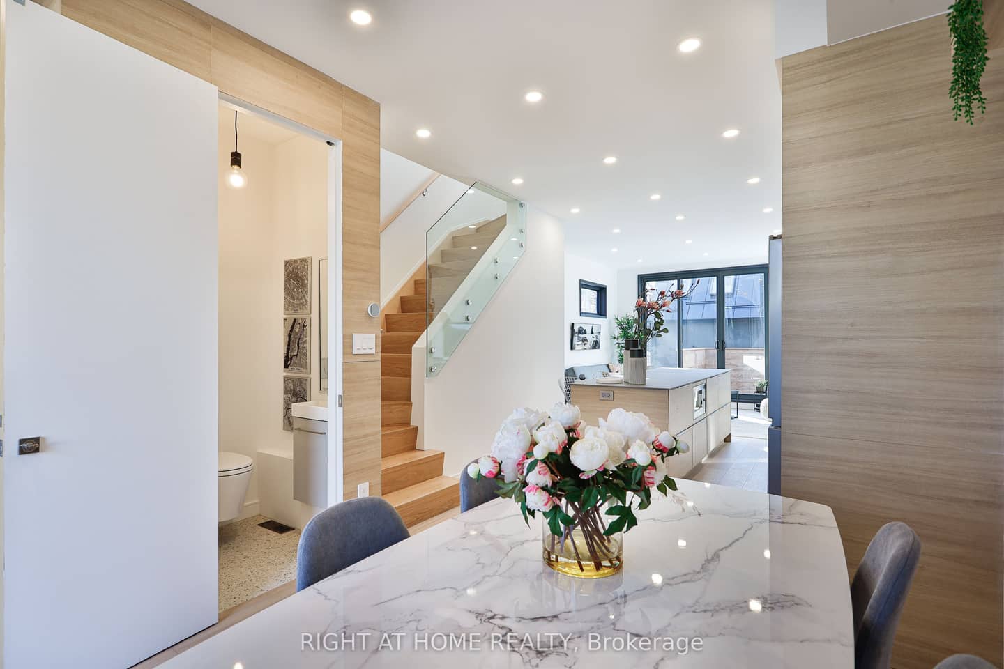 11 Merrill Avenue W MAIN AND LANEWAY, Toronto, ON M4C 1C4
