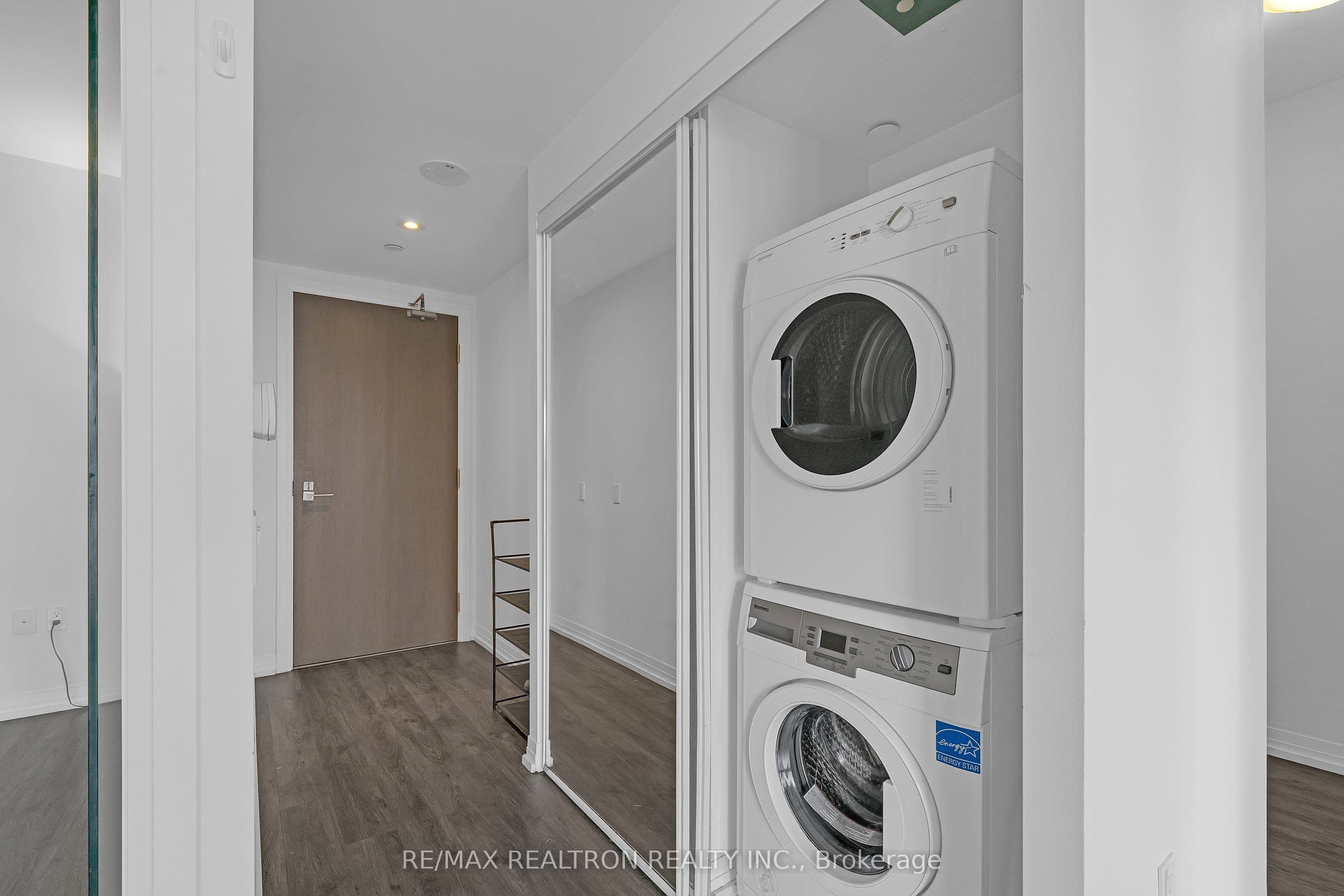 251 Jarvis Street 514, Toronto, ON M5B 0C3